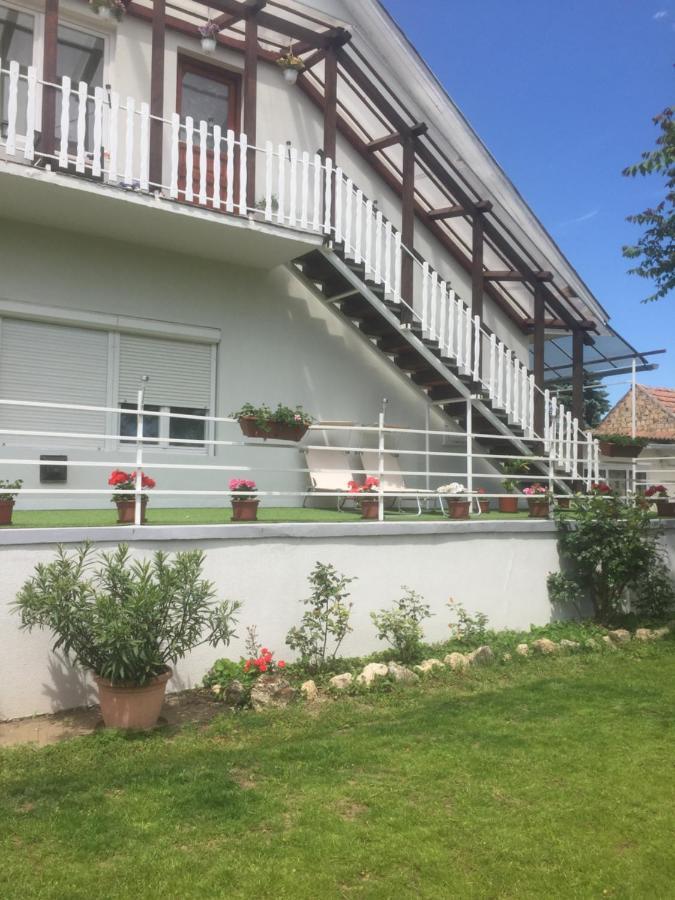 Lelle-kert Apartman 01 Balatonlelle Extérieur photo